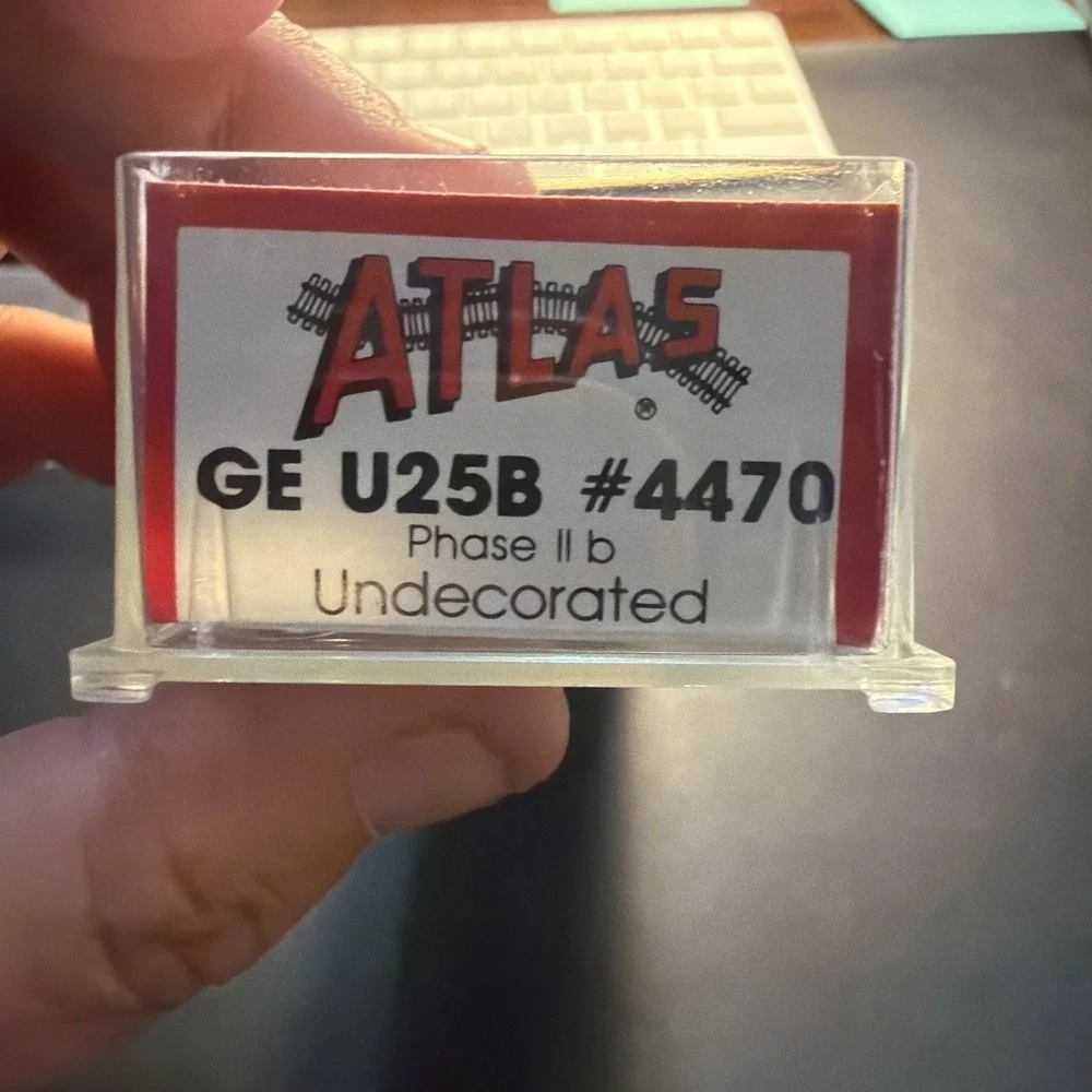 Atlas N Scale GE U25B Phase 1lb Locomotive Southern Pacifi #2508